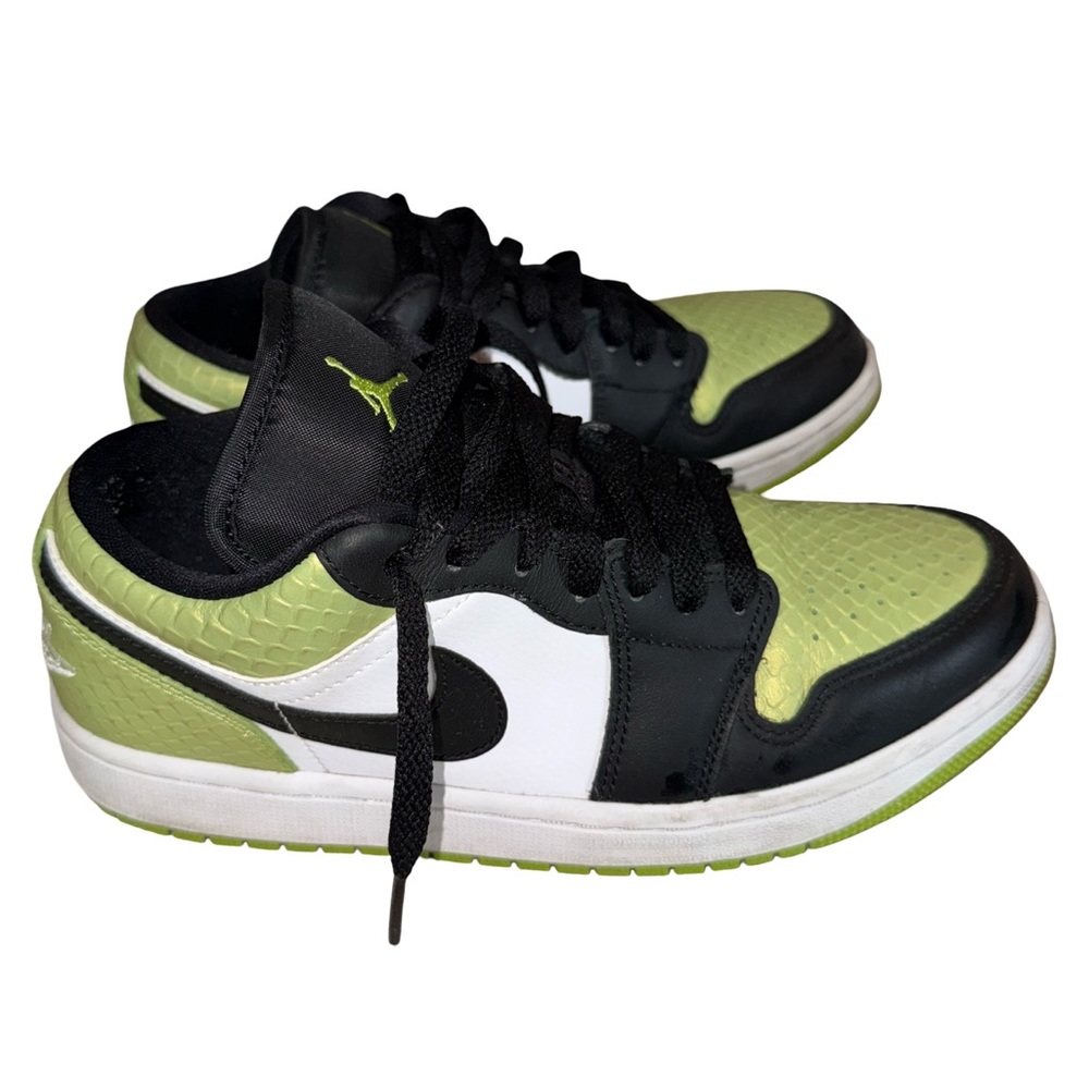 NIKE AIR JORDAN 1 LOW VIVID GREEN SNAKESKIN - Picture 2 of 6